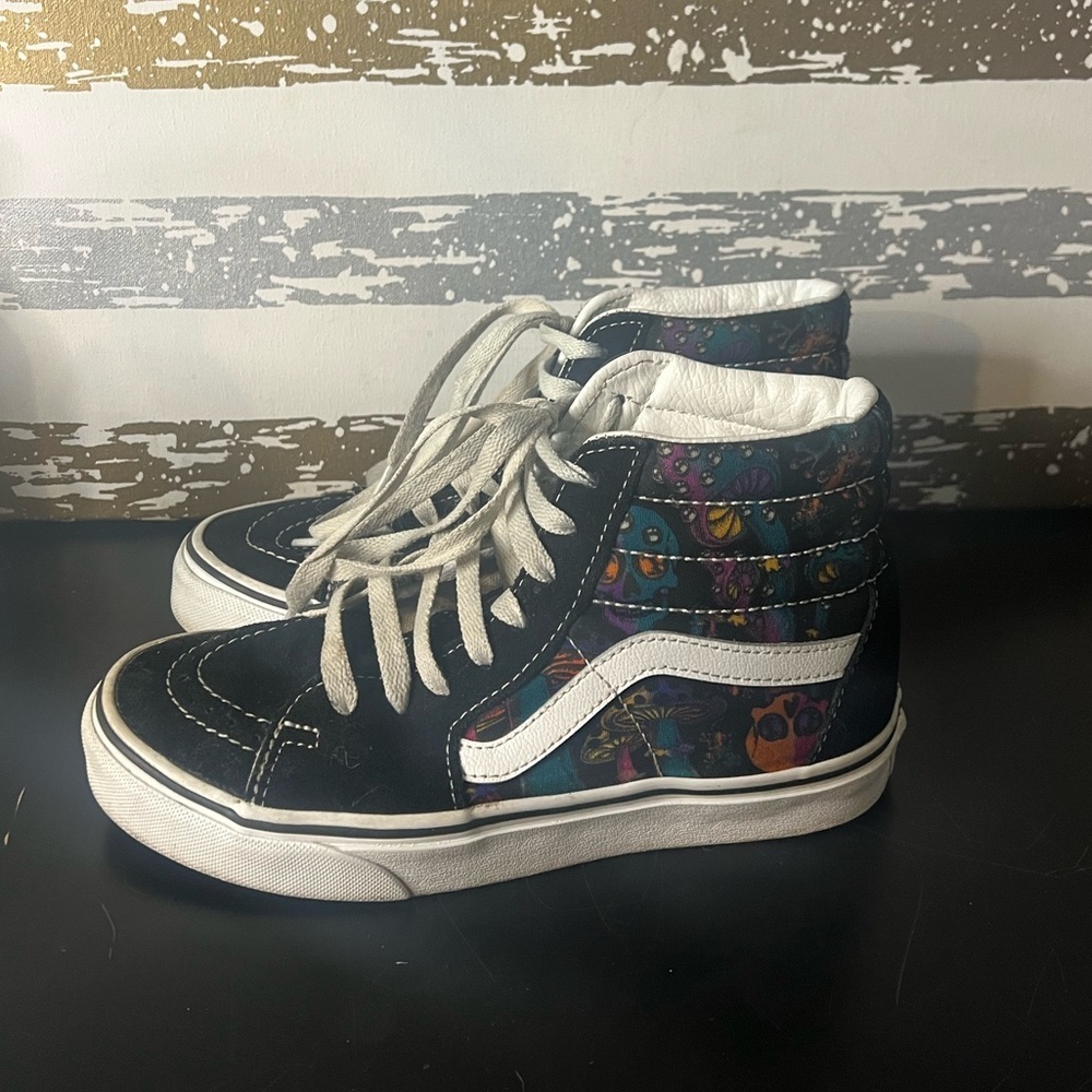 Vans “Drip Black Skull”